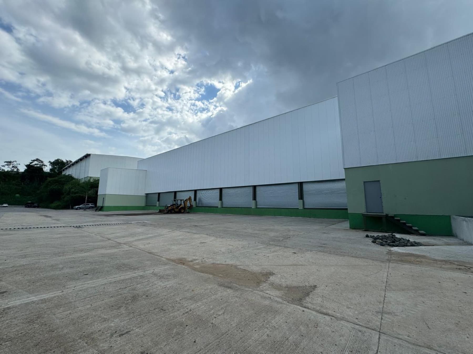 Galera / Bodega Nueva 2,345 m² — Las Mañanitas