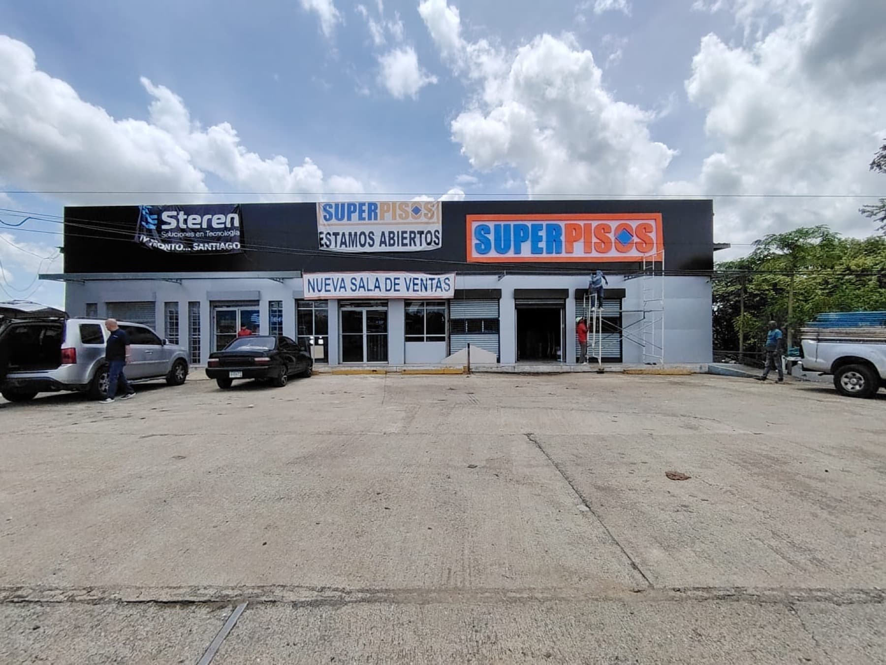 Local Comercial en Vía Principal — Santiago